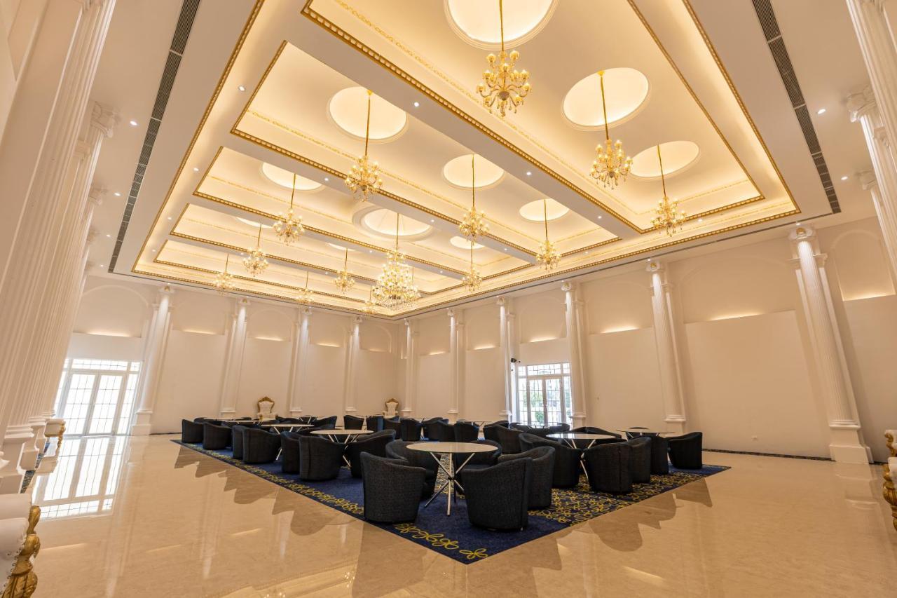 The Grand Monarch Hotel, Ujjain Luaran gambar