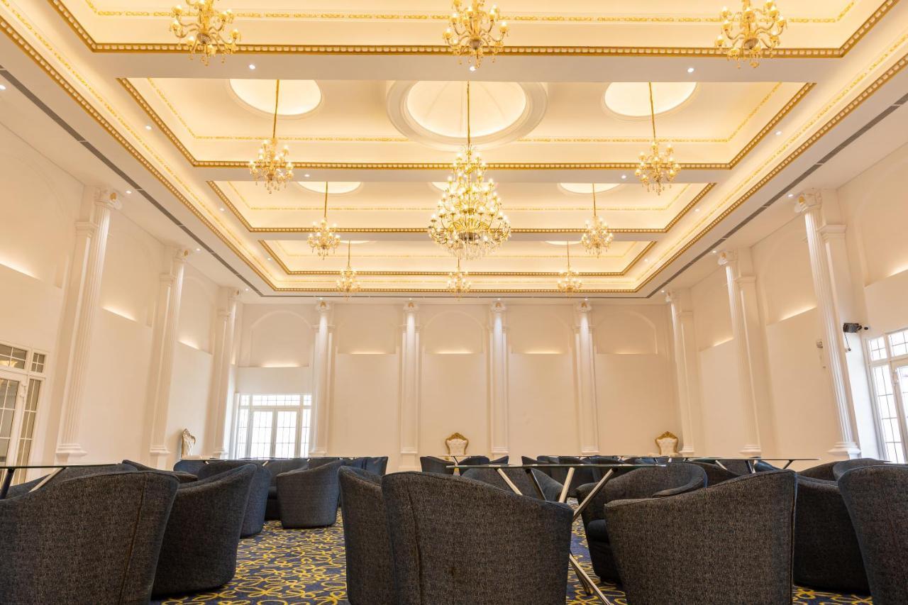 The Grand Monarch Hotel, Ujjain Luaran gambar