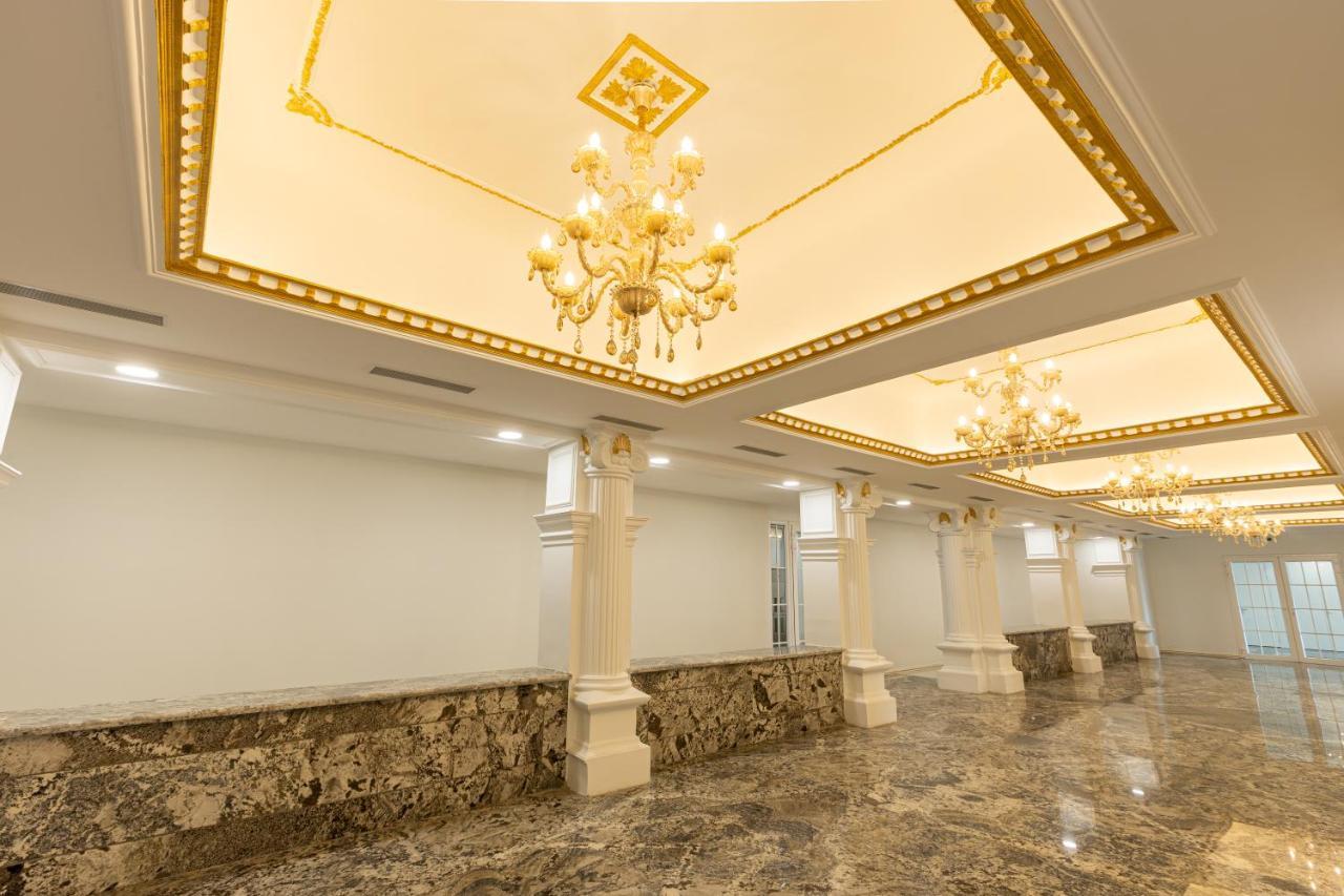 The Grand Monarch Hotel, Ujjain Luaran gambar