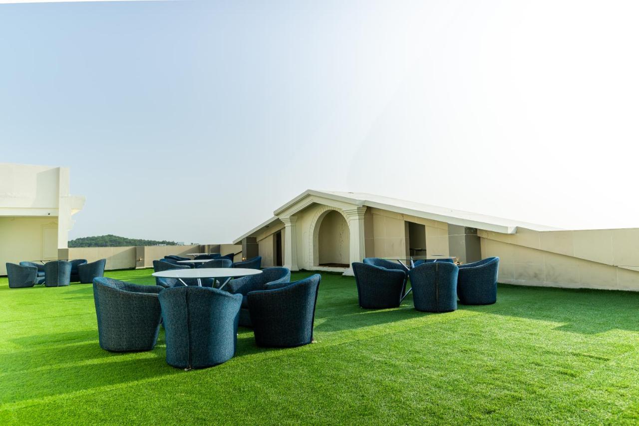 The Grand Monarch Hotel, Ujjain Luaran gambar
