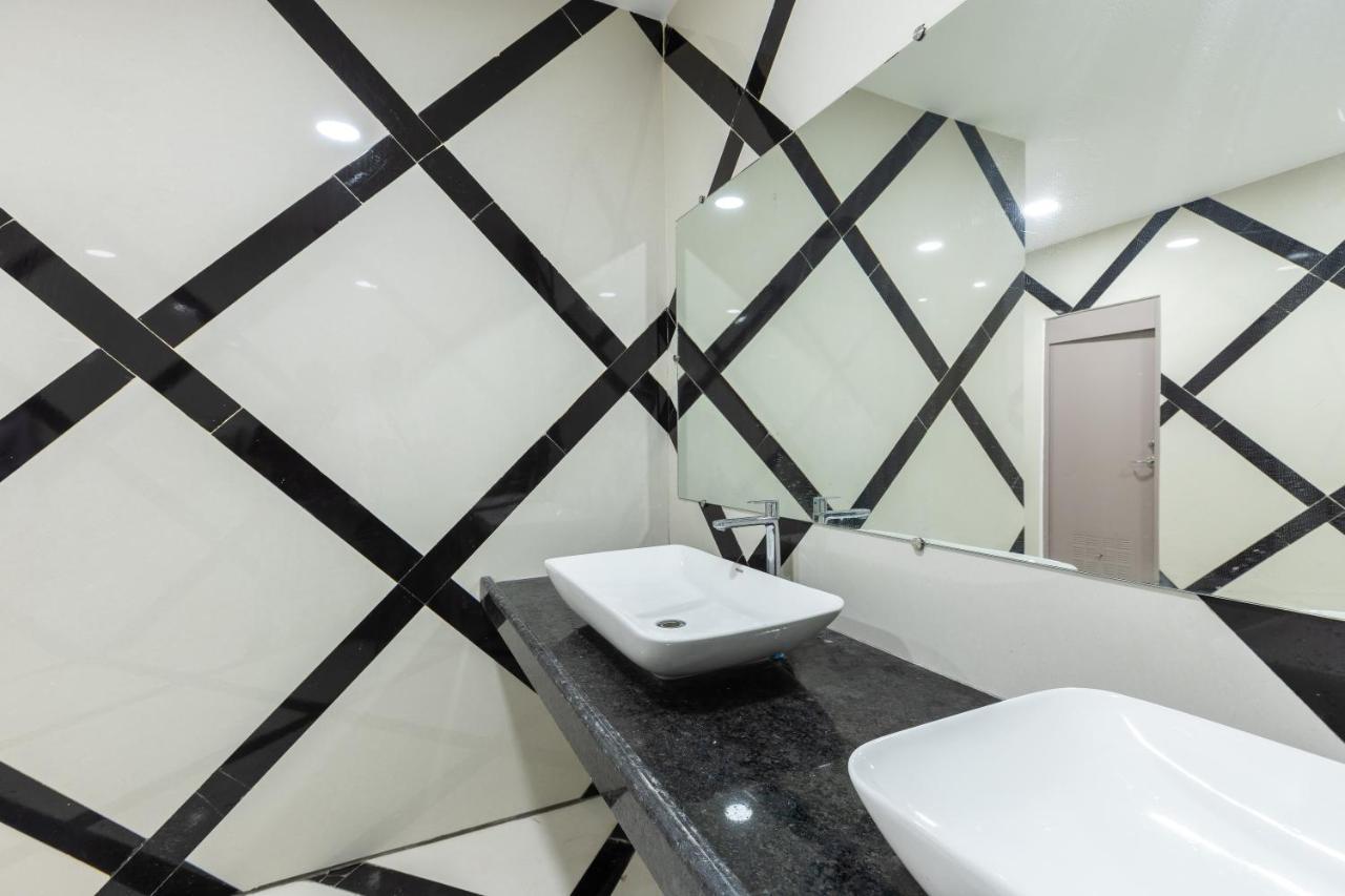 The Grand Monarch Hotel, Ujjain Luaran gambar