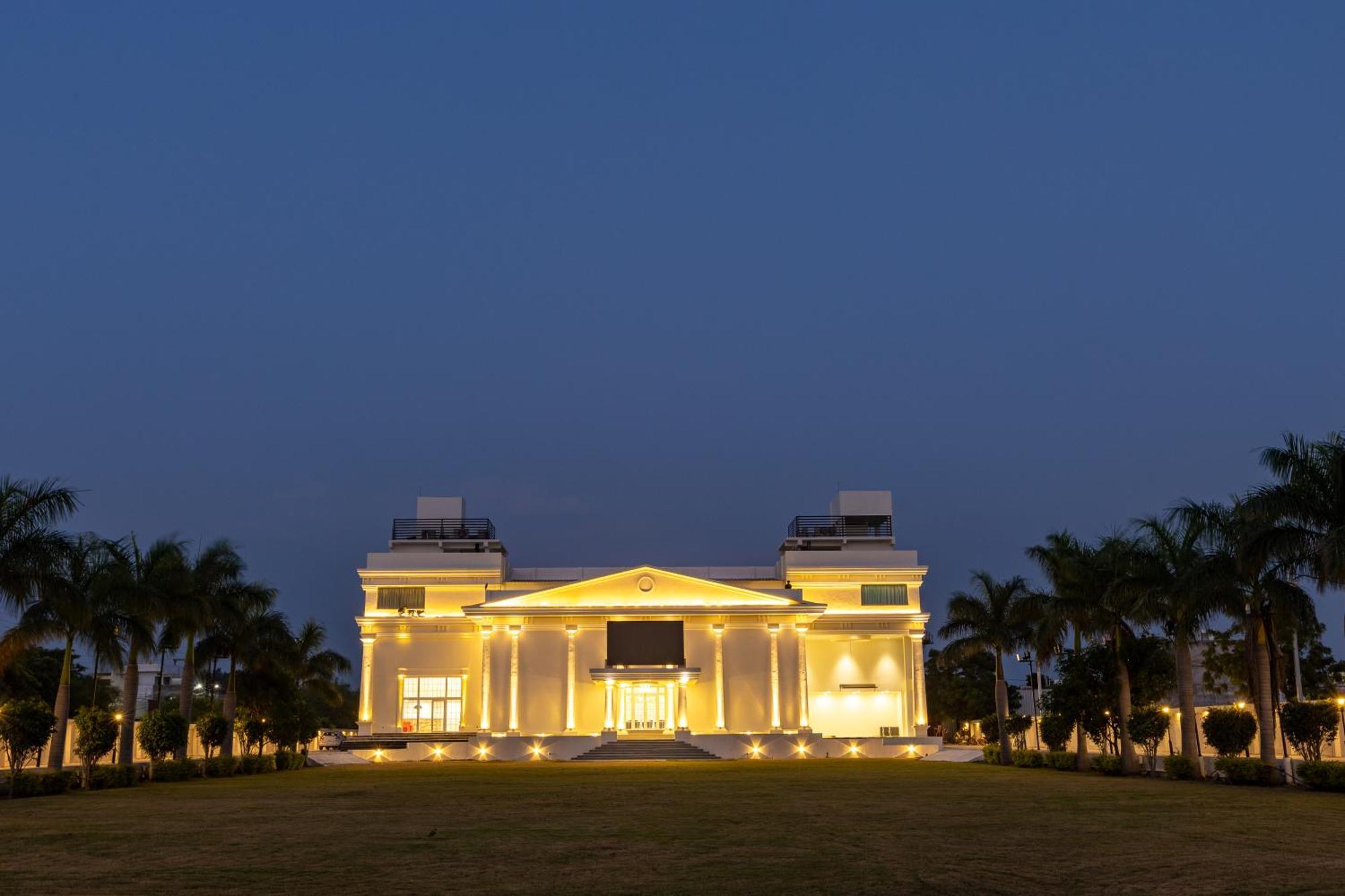 The Grand Monarch Hotel, Ujjain Luaran gambar