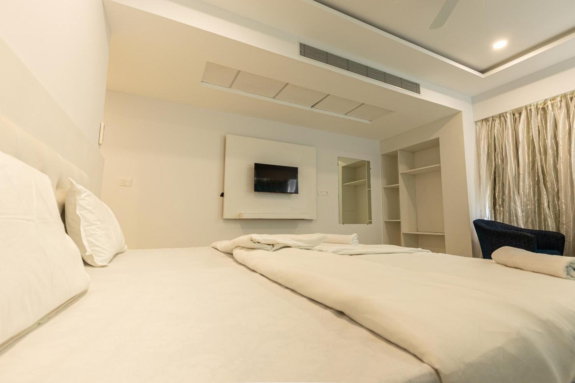 The Grand Monarch Hotel, Ujjain Luaran gambar