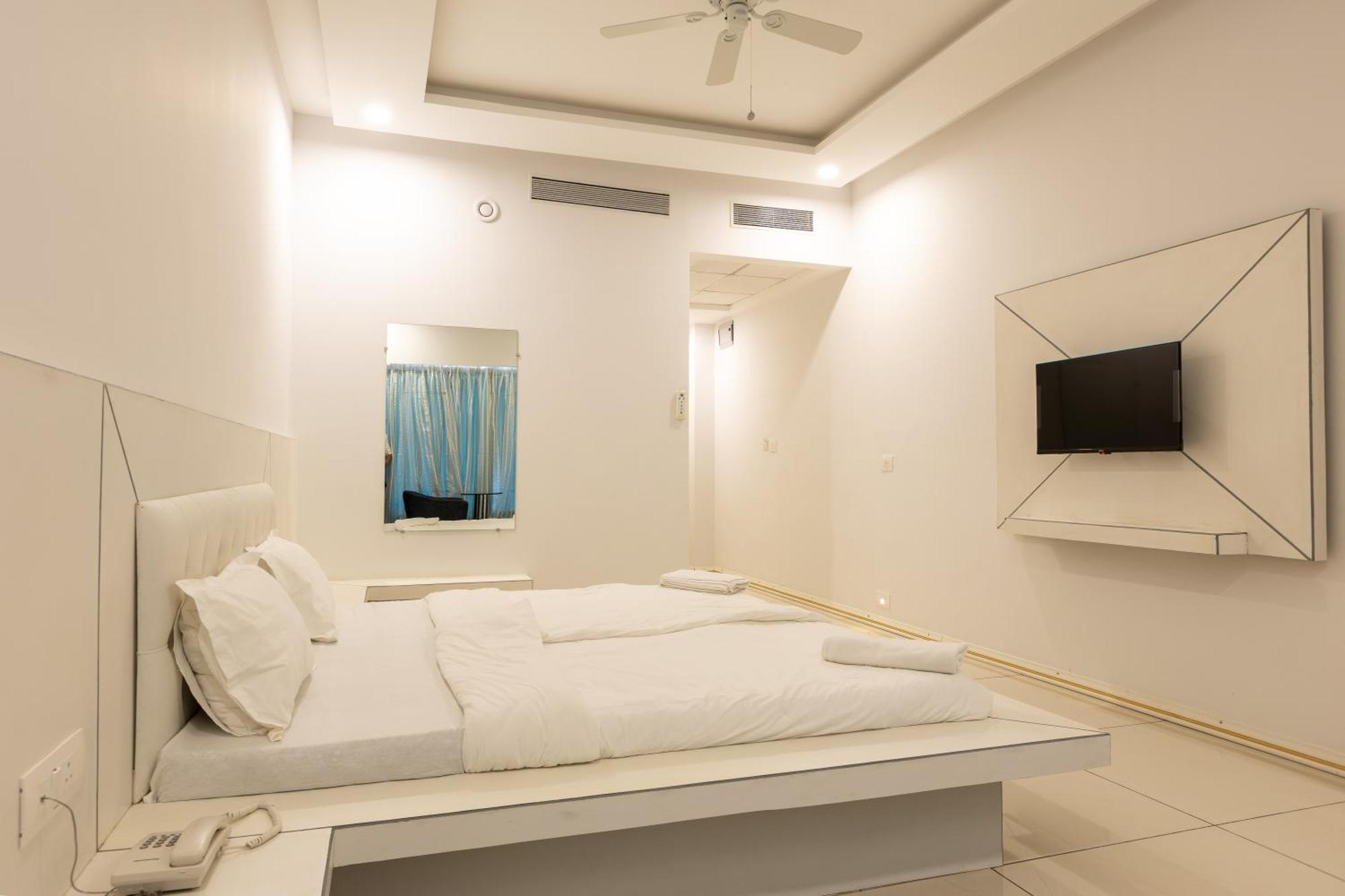 The Grand Monarch Hotel, Ujjain Luaran gambar